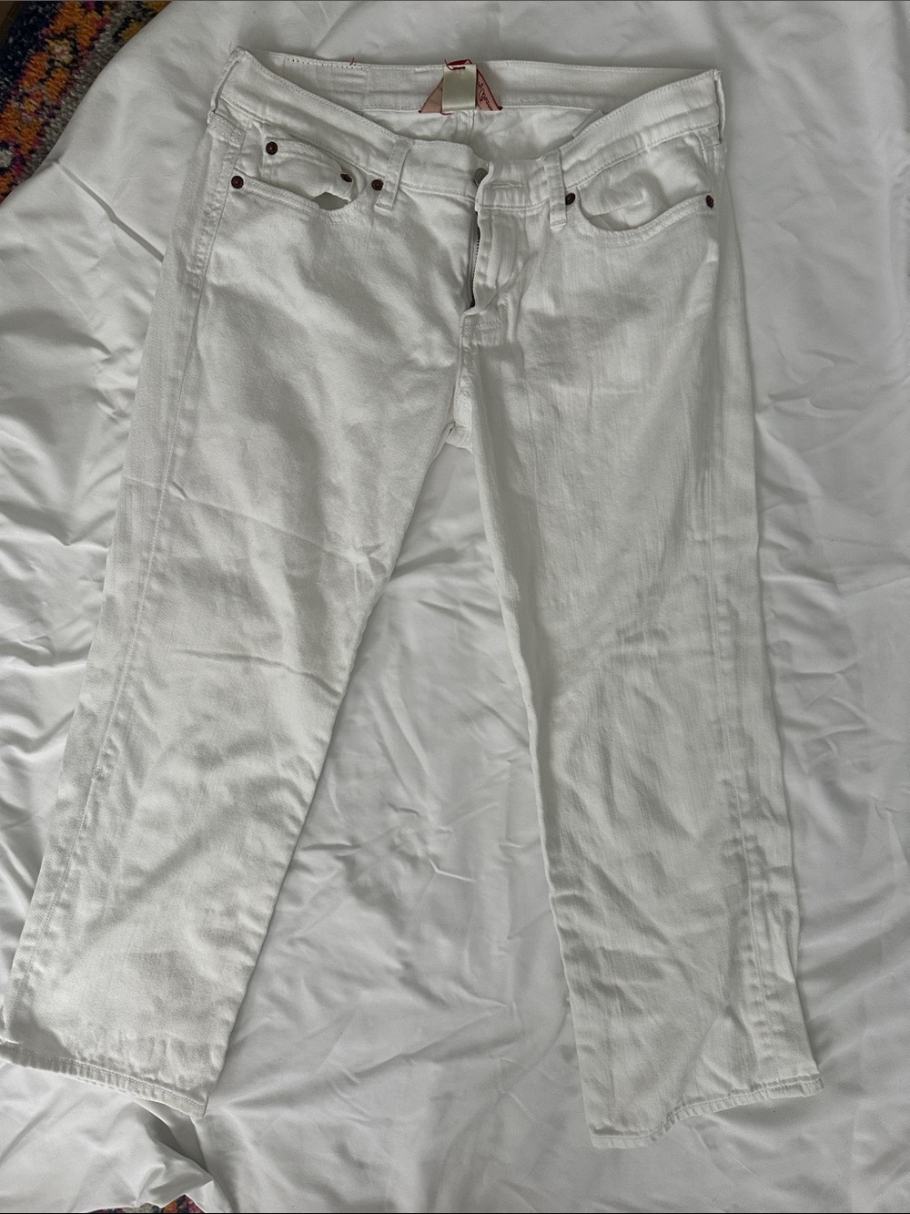 Women’s White- cropped jeans